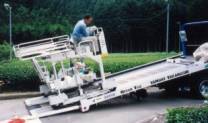 車両運搬専用車への乗用摘採機の運搬車両への積み込み１
