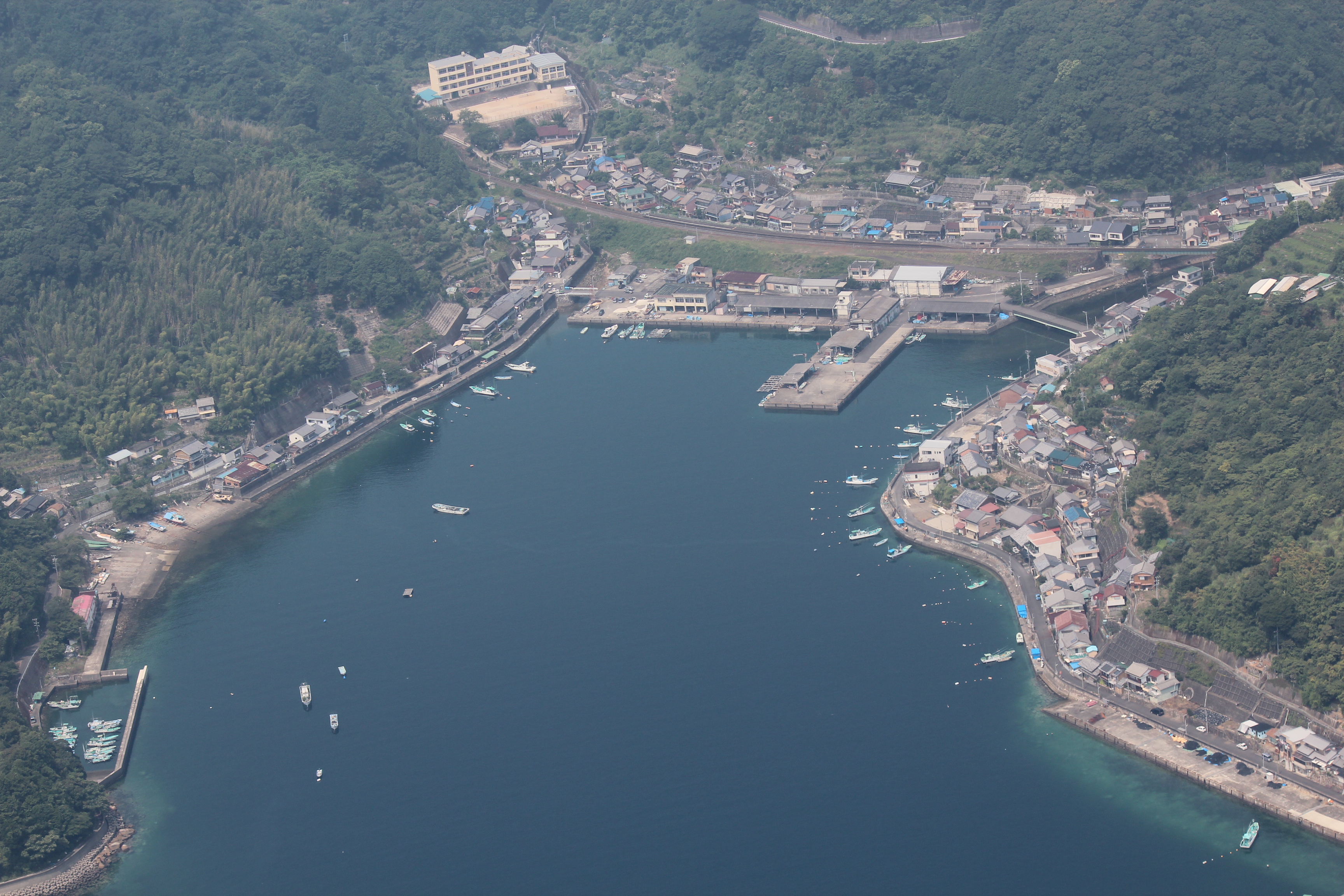 二木島港の全景写真