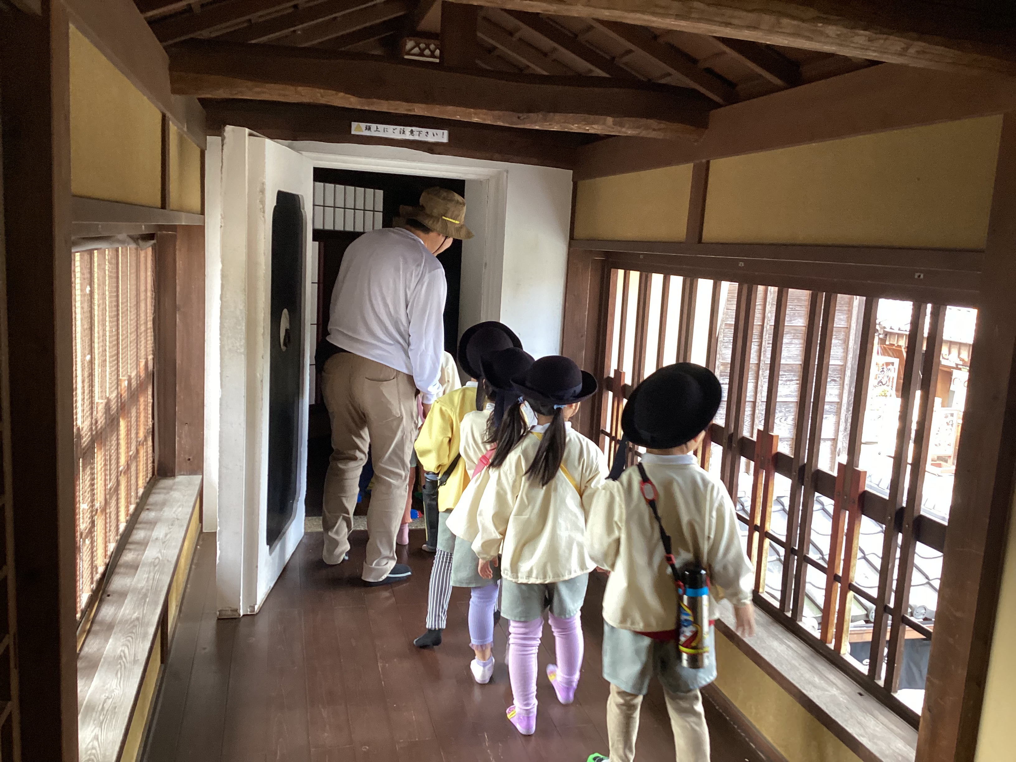 1グループに複数の画像を表示2