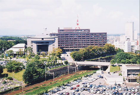 三重県庁外観