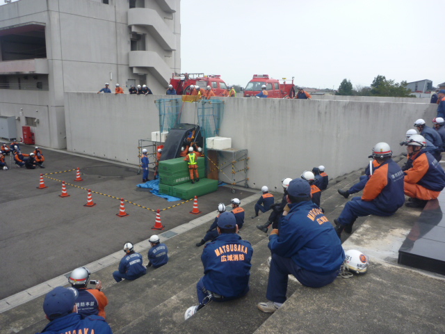 9.自動車転落事故救助訓練