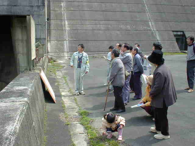 ダム見学会の様子２