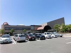 東員町総合文化センター外観