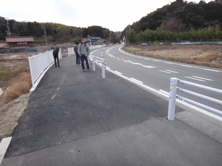 一般県道大泉多度線歩道整備事業完了写真